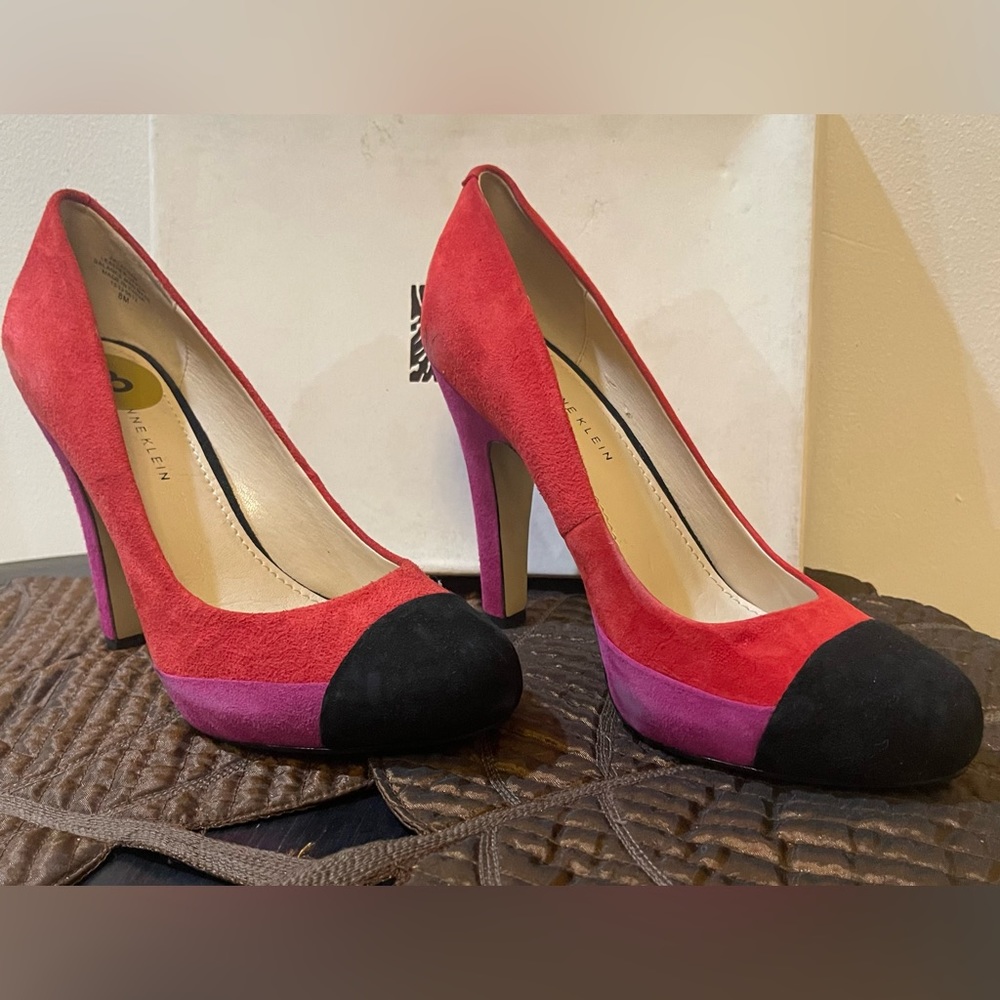 ANNE KLIEN Suede Heels. EUC.